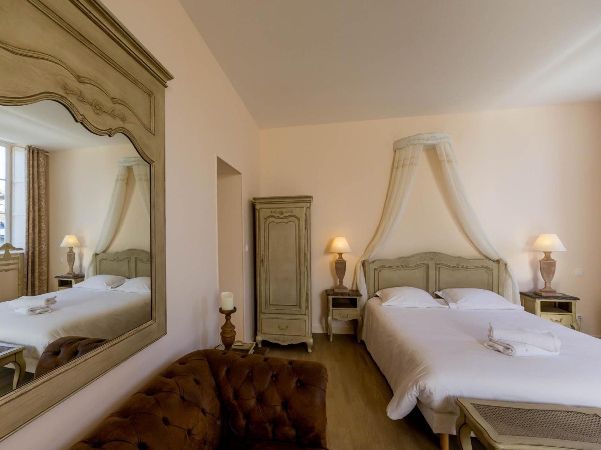 Le Cara - 4 Appartements Calmes Et Chics Au Coeur De Beaune Beaune  Room photo