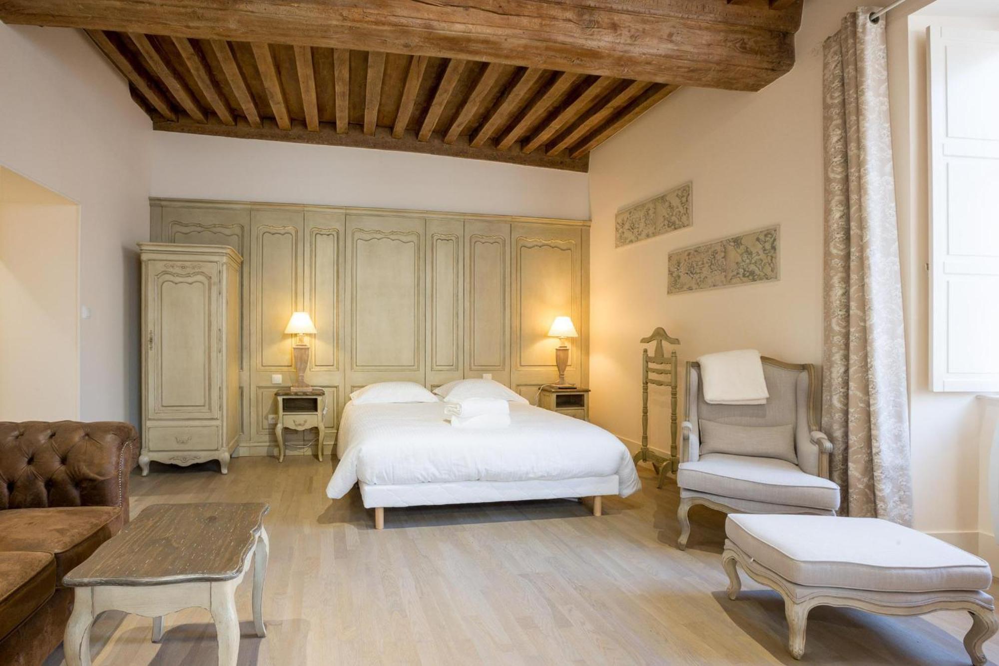 Le Cara - 4 Appartements Calmes Et Chics Au Coeur De Beaune Beaune  Room photo