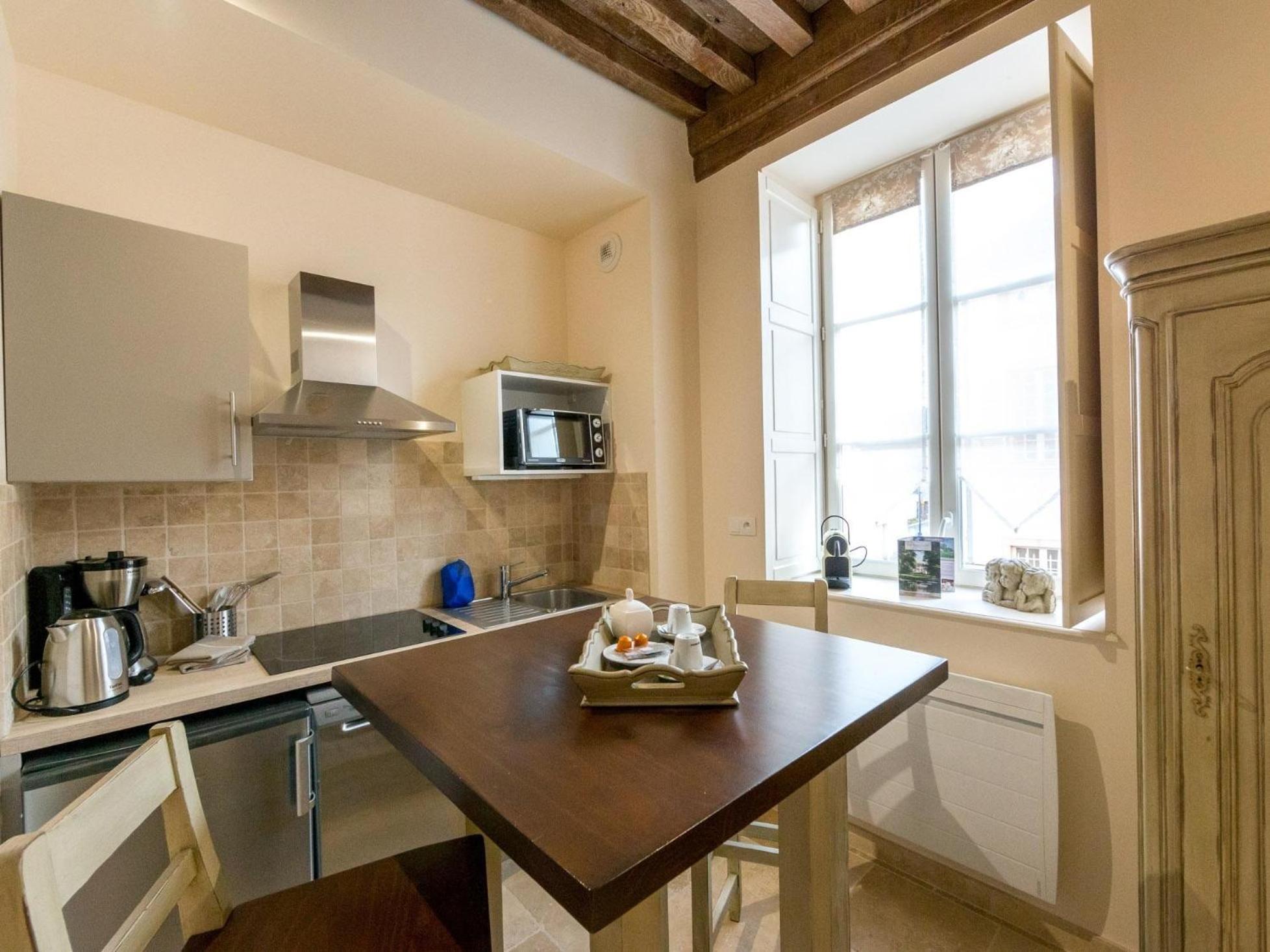 Le Cara - 4 Appartements Calmes Et Chics Au Coeur De Beaune Beaune  Room photo